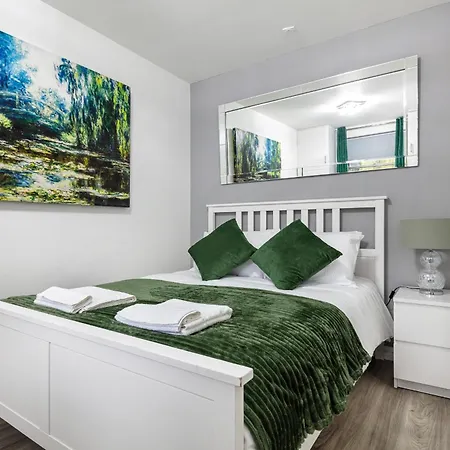 ' Kensington Air Conditioned One Bed Apartment '
